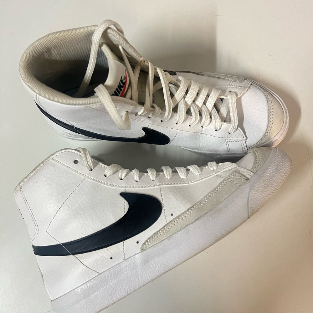 Nike Blazers Womens 8
